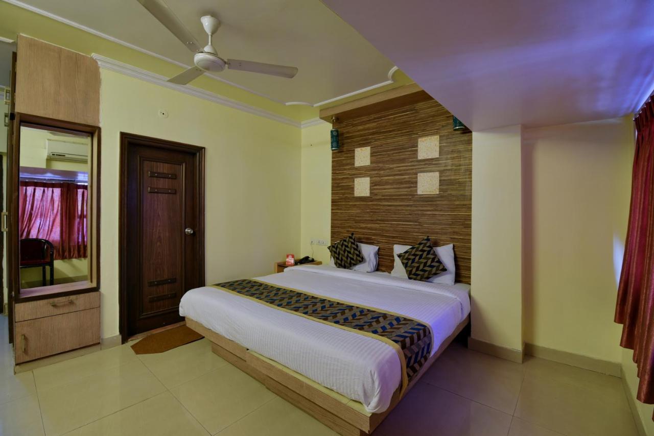 Oyo 2289 Hotel Radha Palace Kukas Exterior photo
